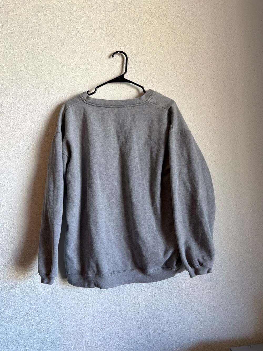 Mickey Inc. Disneyland V-Neck Embroidered Sweatshirt Size L - Picture 4 of 5